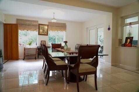 Mulberry Cottage-...