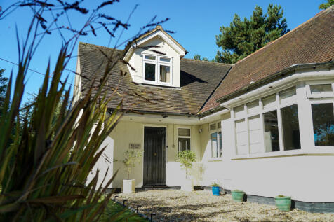 Mulberry Cottage-...