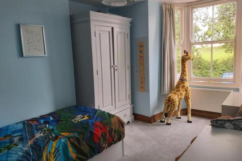 Bed3.jpg