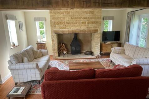 Sitting Room Alternate.JPG