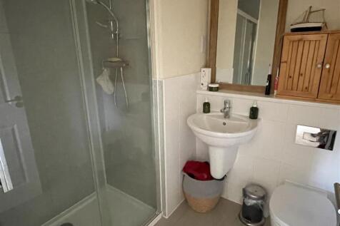 Shower Room.JPG