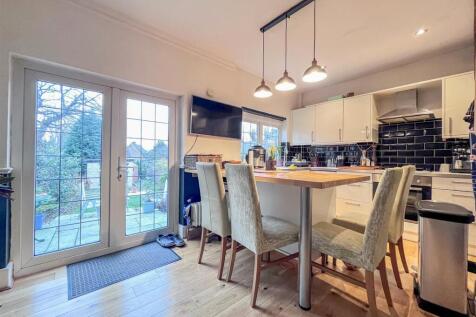 kitchen 2.jpg