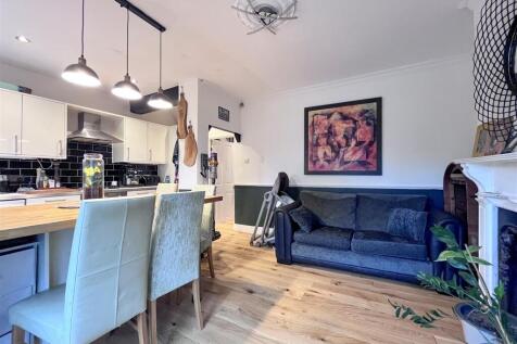 kitchen 3.jpg