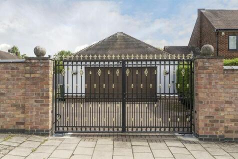 Gated Driveway.jpg