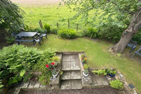 rear garden frombalcony.jpg