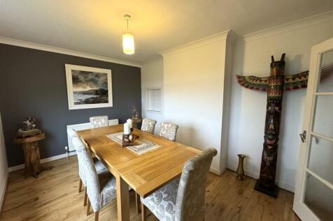 dining room 2.jpeg