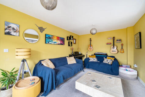 1376782-4-690de0b...