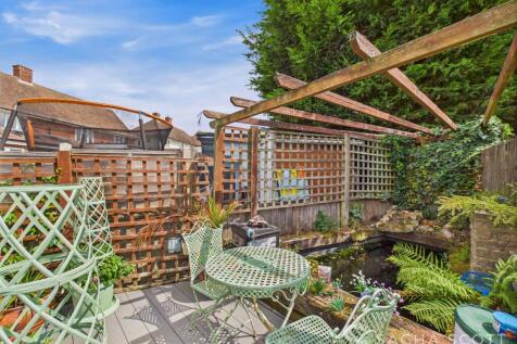 Dining Area &amp; Pond