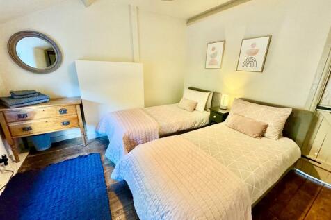 PHOTO-2024-10-22-07-25-17 (12).jpg