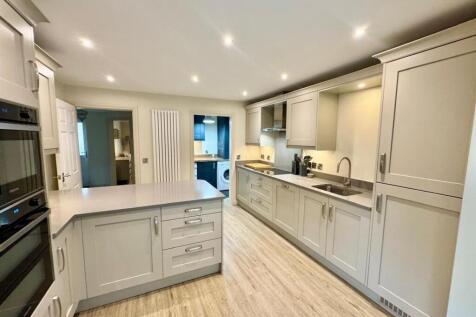 PHOTO-2025-12-10-16-02-12 (12).jpg