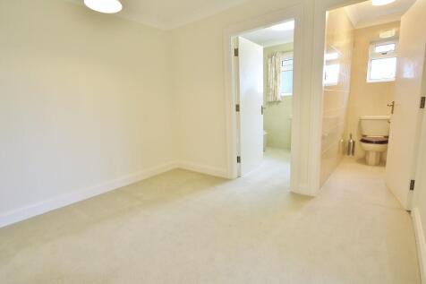 Bedroom 1 dressing r