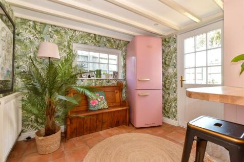 Kitchen/ Breakfast Room
