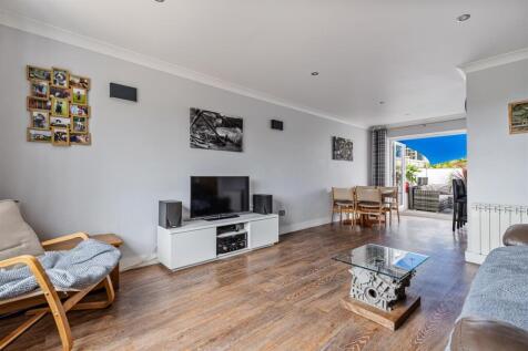 A11 - Elmwood Park Loddiswell - 250820.jpg