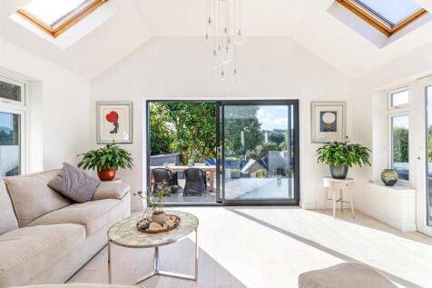 A15 - 10 Grenville Close, Stokenham - 250930.jpg