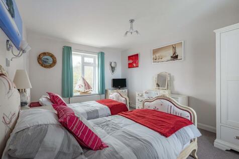 Bedroom 2.jpg