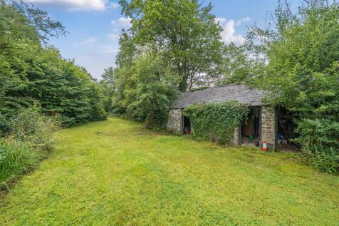 Garden &amp; Outbuilding