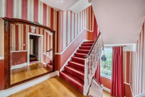 Landing &amp; Stairs