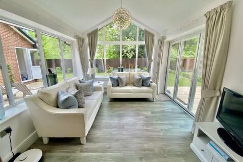 GARDEN ROOM