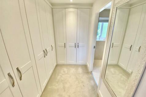 DRESSING ROOM