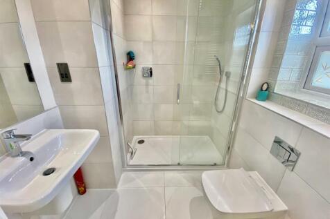 ENSUITE SHOWER ROOM
