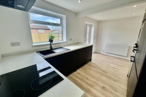 KITHCEN/DINING ROOM