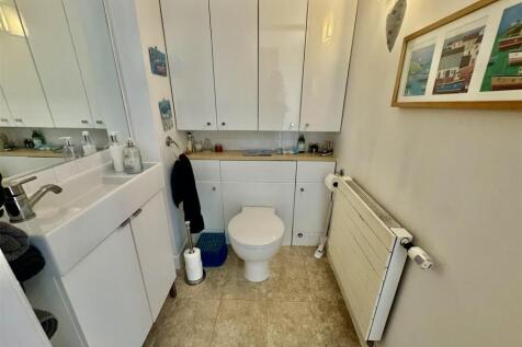 CLOAKROOM WC
