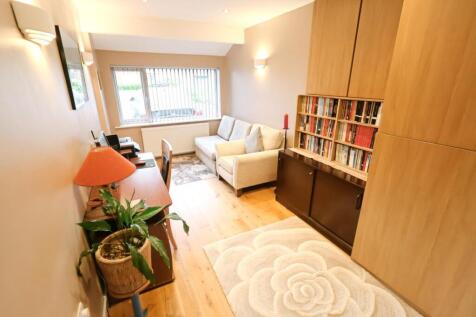 SITTING ROOM/ BEDROOM THREE