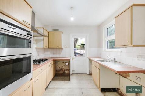 33 Warbeck Road -...