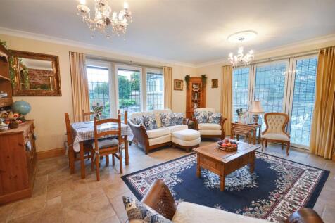 Annexe Sitting/Dining Room