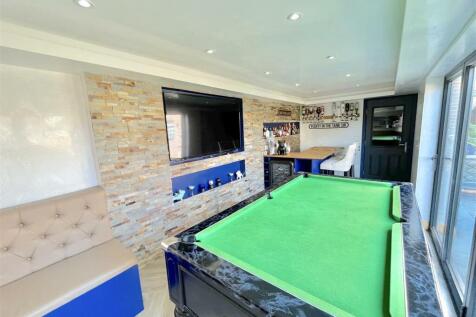 Games Room &amp;  Bar