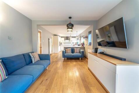 Living &amp; Kitchen