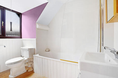 ensuite to bedroo...