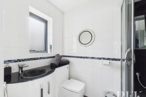Ensuite Shower Room 2