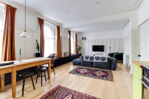 Open Plan Living/Dining/Kitchen