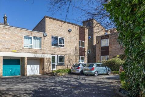 Weetwood House Court