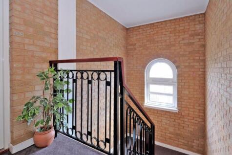 coummunal stairway
