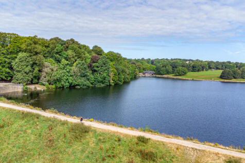 adjacenttoroundhaypark