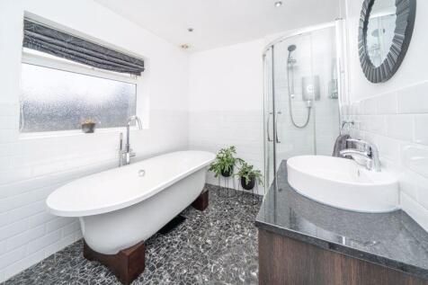 HOUSE BATHROOM