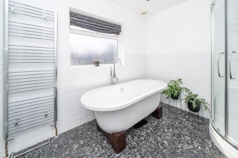 HOUSE BATHROOM