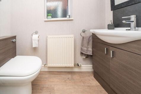 GUEST CLOAKROOM