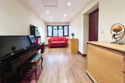 aaa13f73-WhatsApp...