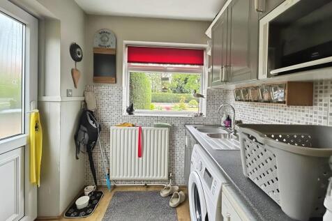 e6b87110-WhatsApp...