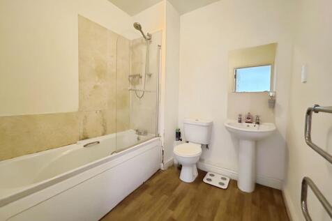 b002b7e9-WhatsApp...