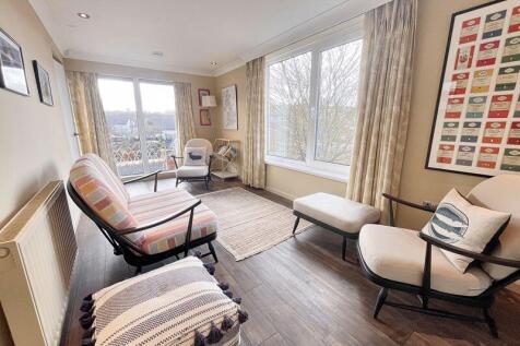 Playroom/separate lounge