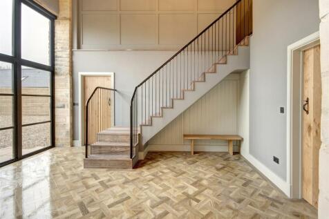 241111MichaelsBarns2-1048.jpg