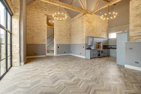 241111MichaelsBarns2-1047.jpg