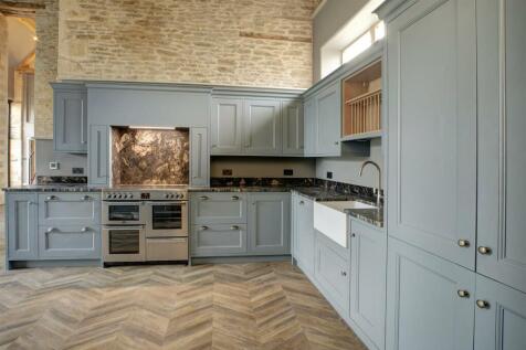 241111MichaelsBarns2-1028.jpg