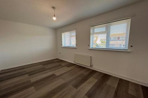 Bedroom / Reception 