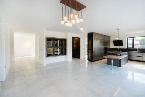 Kitchen / Pantry