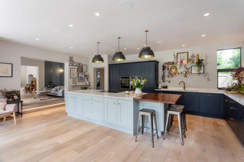 Kitchen / Breakfast Room